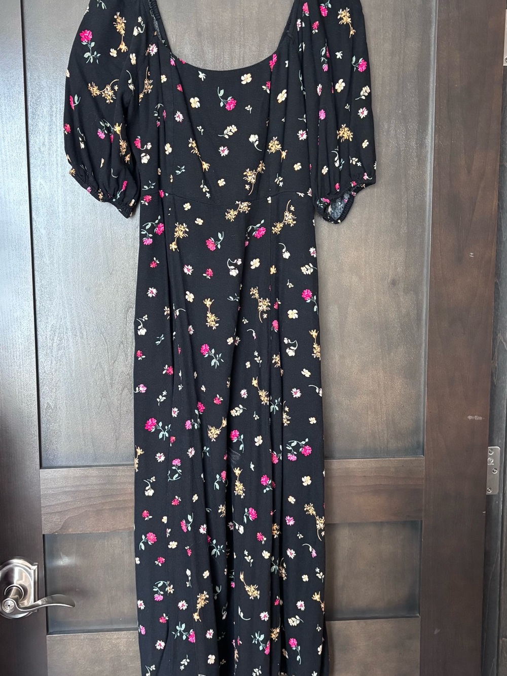 Black Floral Puff-Sleeve Maxi Dress